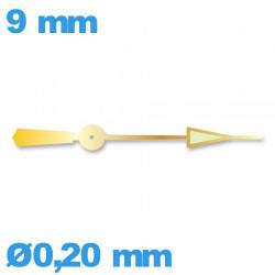 Aiguille  diamètre : 0,20 mm long : 9 mm  lumineuse cadran central des secondes doré de mouvement  seule
