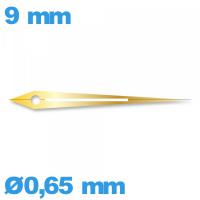 Aiguille doré à l'unité diamètre : 0,65 mm  taille : 9 mm cadran principal (minute)   phosphorescente