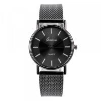 Montre pas chère noire femme bracelet silicone