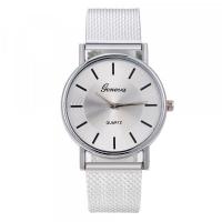 Montre pas chère femme blanche bracelet silicone