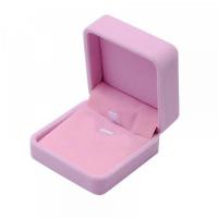 Boîte cadeau rose velours pour collier