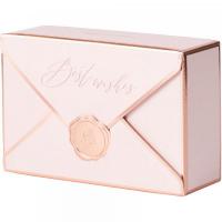 boîte rose carton pour l'anniversaire d'un enfant