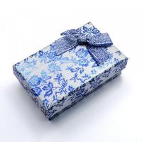 boîte bleu pour un anniversaire carton