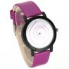 Montre bracelet fushia futuriste