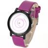 Montre bracelet fushia futuriste