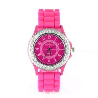 Montre pas chère Geneva silicone rose pas chère strass