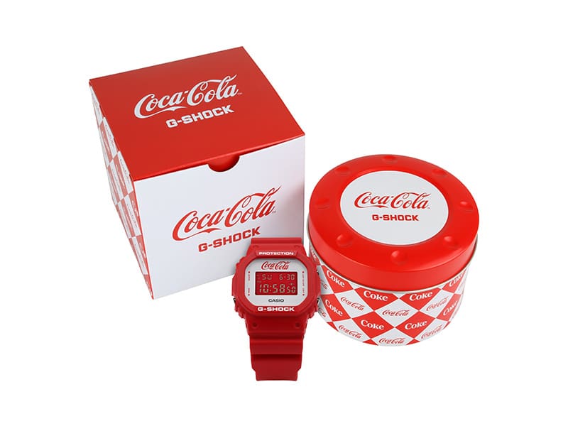 Boite et packaging de la Casio G-Shock rouge Coca-Cola DW5600 