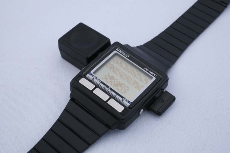 La première Apple Watch : la montre Wrist Mac aux Enchères